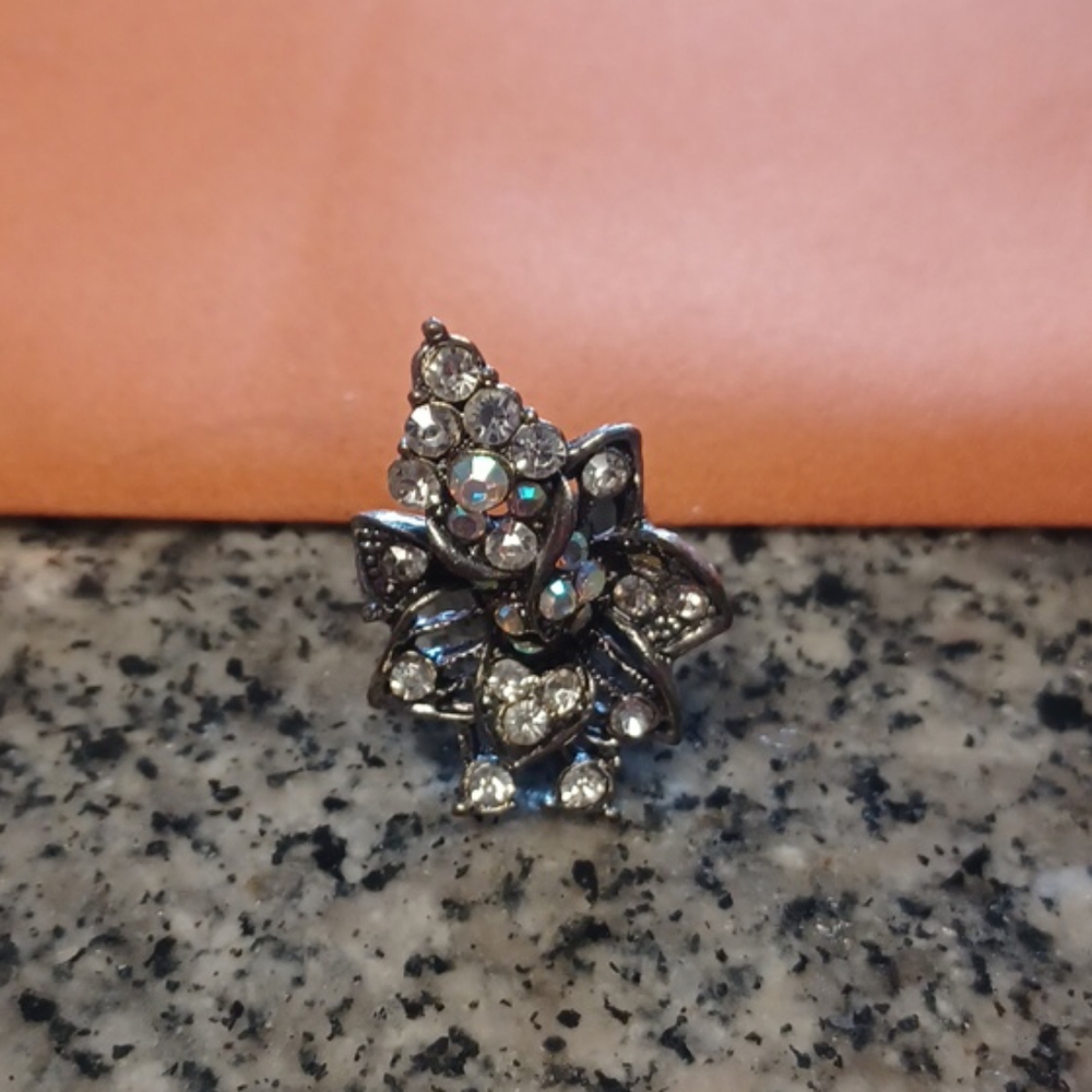 Ring - Picture 2 of 4